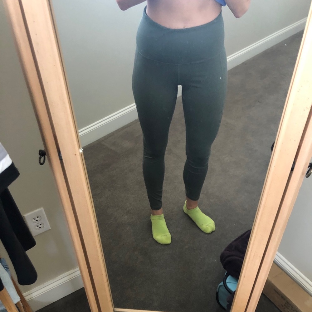 GAIAM Emila Performance Mesh Panel Legging - Picture 6 of 7